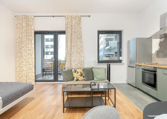 Cozy With Balcony And Free Garage By Renters Апартаменты