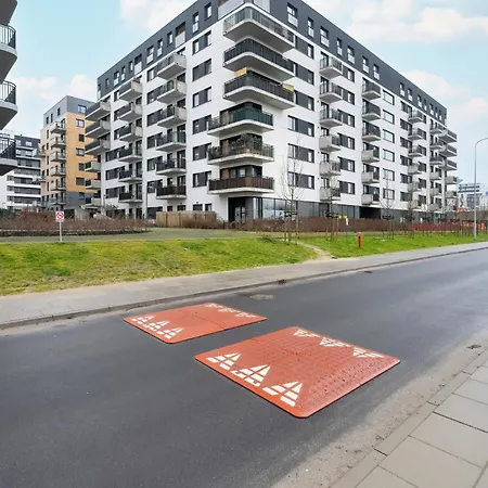 Cozy With Balcony And Free Garage By Renters Appartement