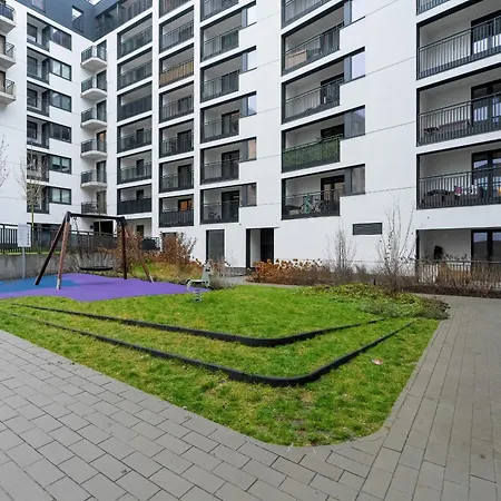 Appartement Cozy With Balcony And Free Garage By Renters Poznań